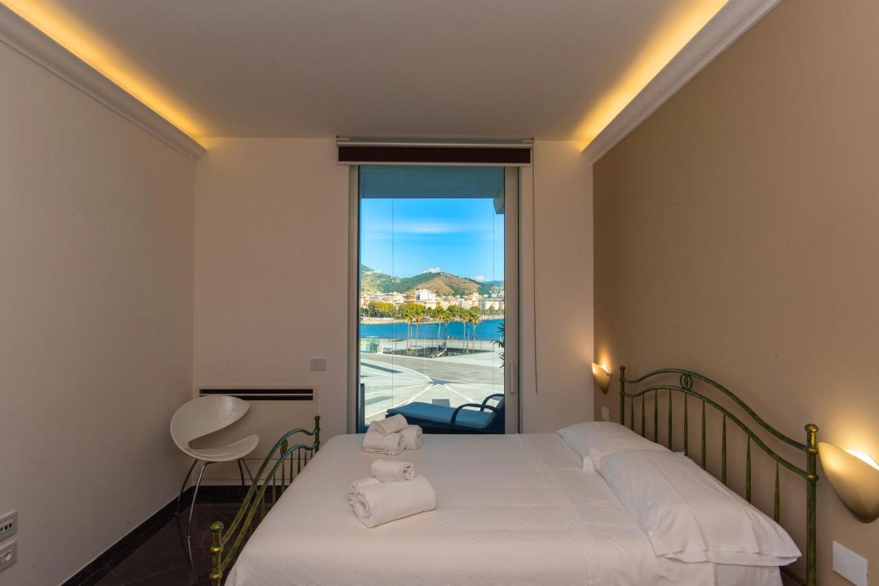 Mareluna Crescent - Luxury Seafront Experience 살레르노 외부 사진