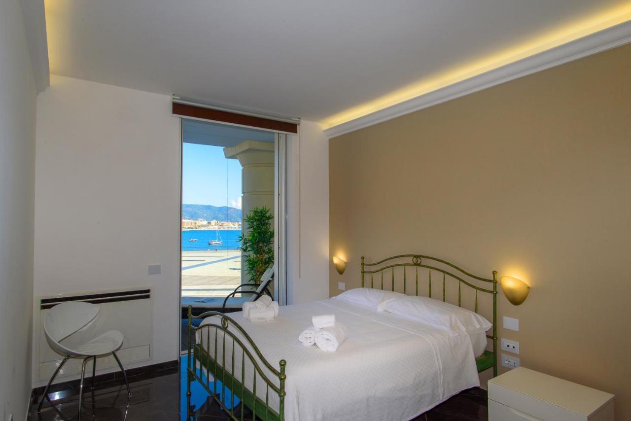 Mareluna Crescent - Luxury Seafront Experience 살레르노 외부 사진